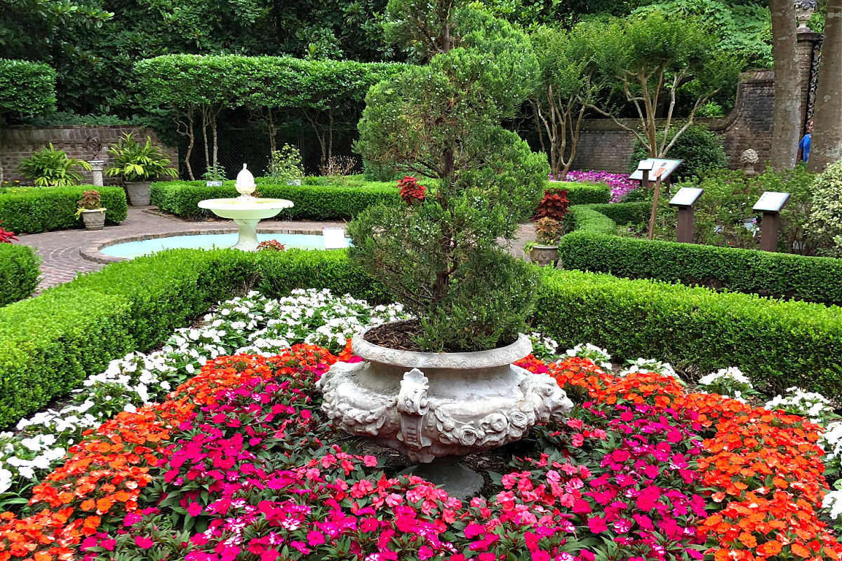 Elizabethan Gardens worth your visit SAGA Outer Banks pet friendly