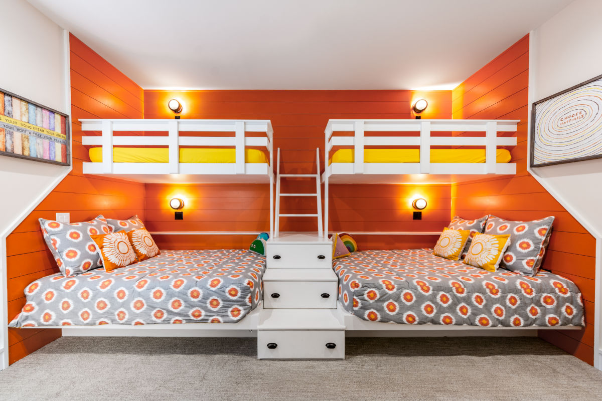 Go bold or go home kids bedroom beach NL_SAGA