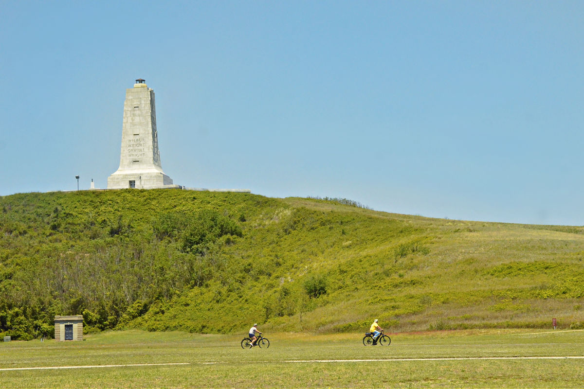 Kill devil hills outer banks living in the heart wright brothers memorial SAGA